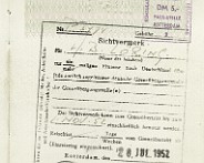 Ben_paspoort_dl5 Net zoals in het paspoort van Opa, had ook Ome Ben een reisbeschikking voor Duitsland nodig. Je ziet dat deze in Rotterdam is afgehaald.